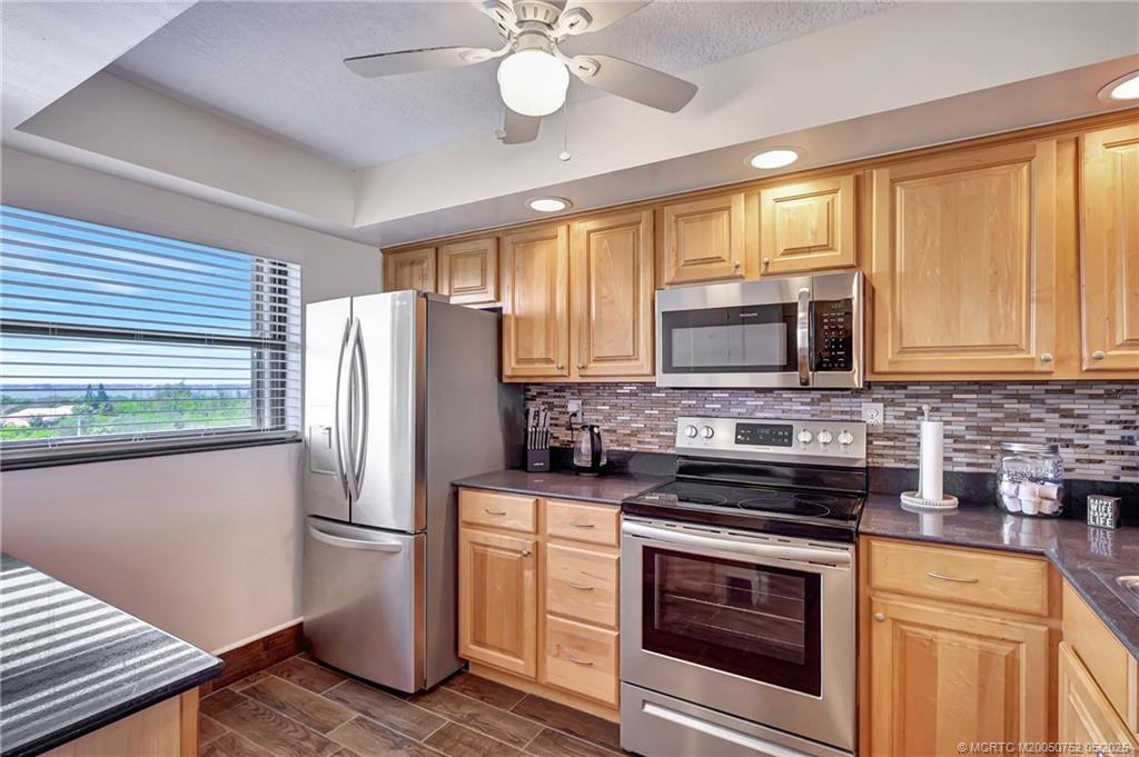 10310 S Ocean Drive Ph Property Photo 11