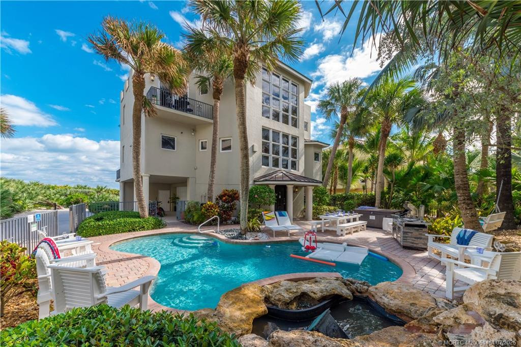 4643 Ne Ocean Boulevard Property Photo 2
