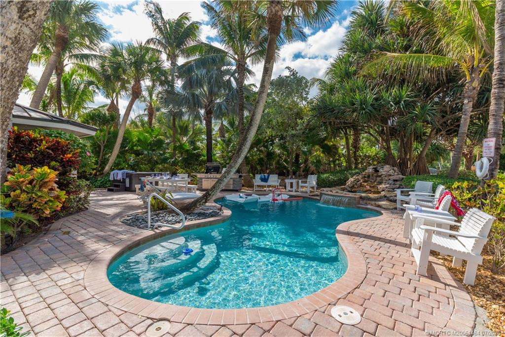 4643 Ne Ocean Boulevard Property Photo 7