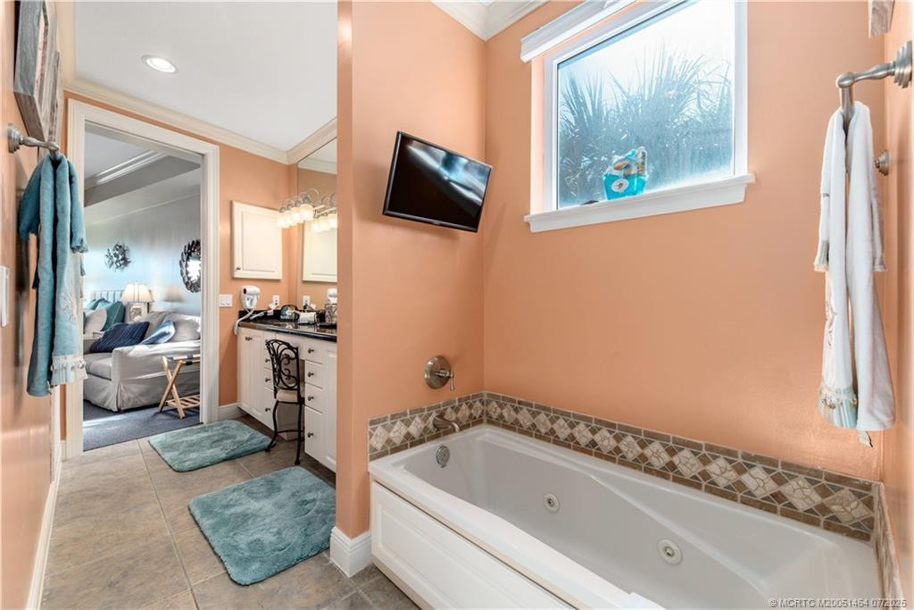 4643 Ne Ocean Boulevard Property Photo 36