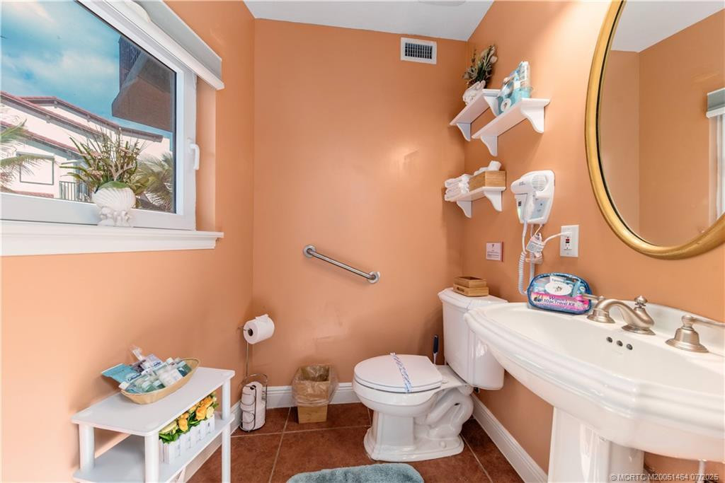 4643 Ne Ocean Boulevard Property Photo 52
