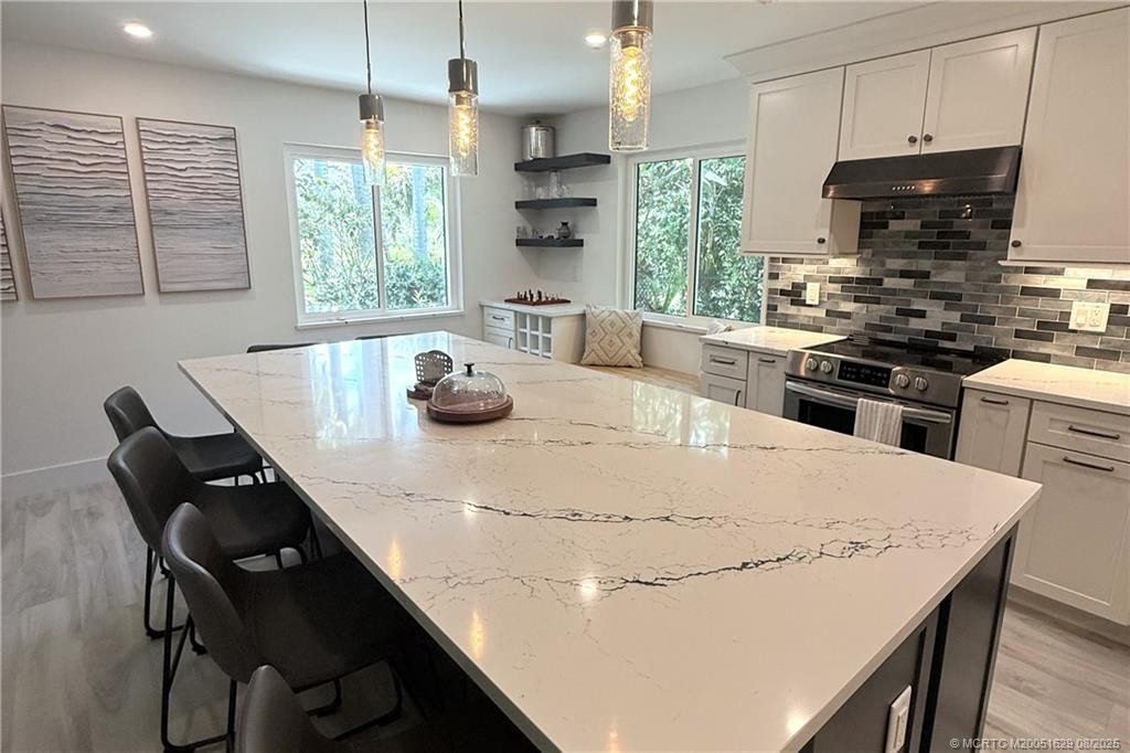 1196 Se Saint Lucie Boulevard Property Photo 4