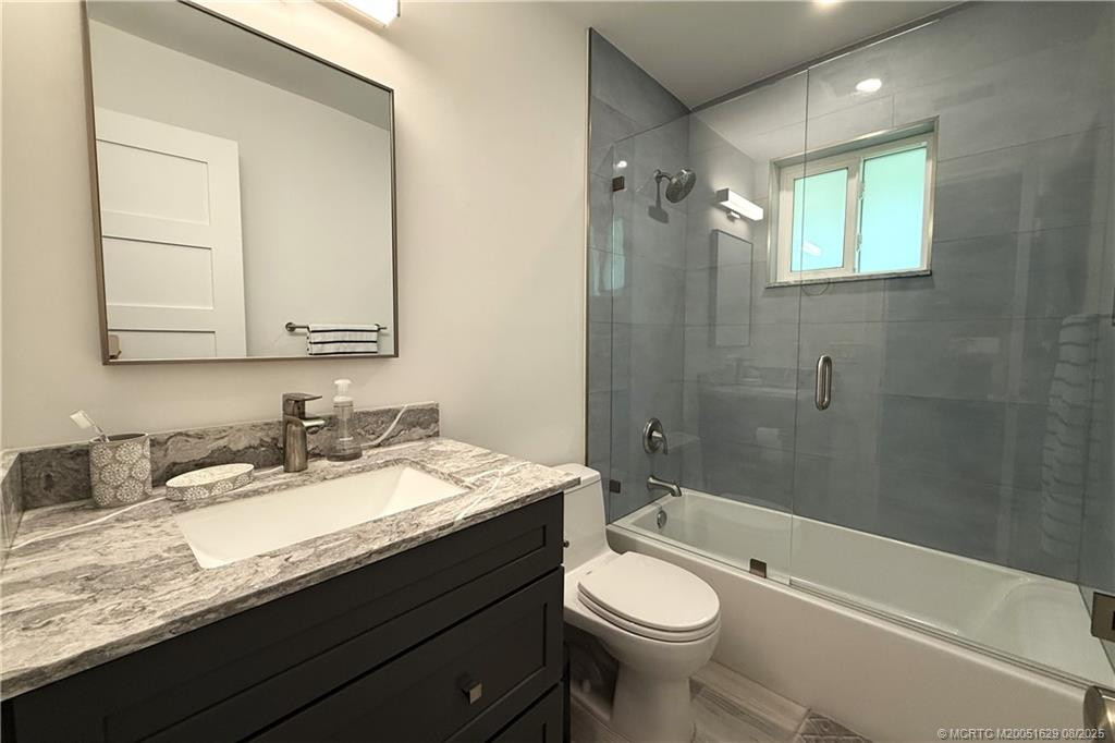 1196 Se Saint Lucie Boulevard Property Photo 15