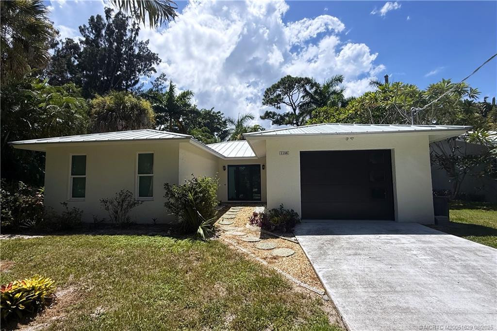 1196 Se Saint Lucie Boulevard Property Photo 20