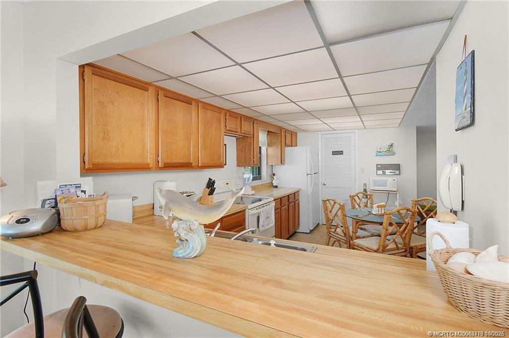 10200 S Ocean Drive 510 Property Photo 11