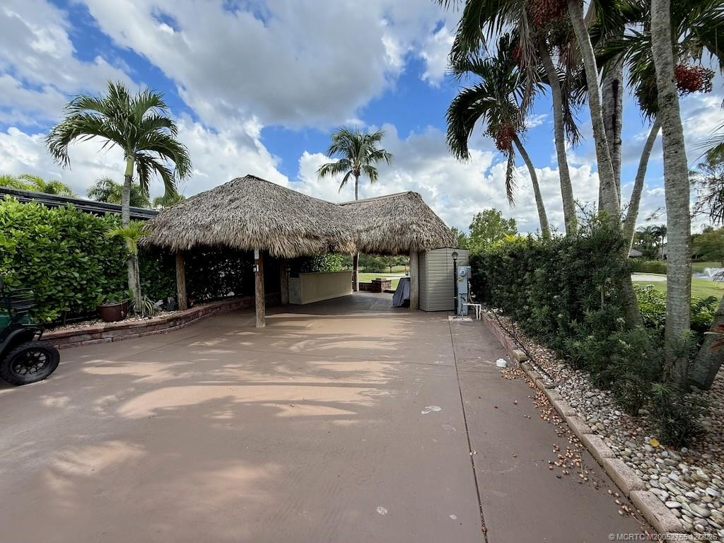 420 Nw Chipshot Lane Property Photo 3