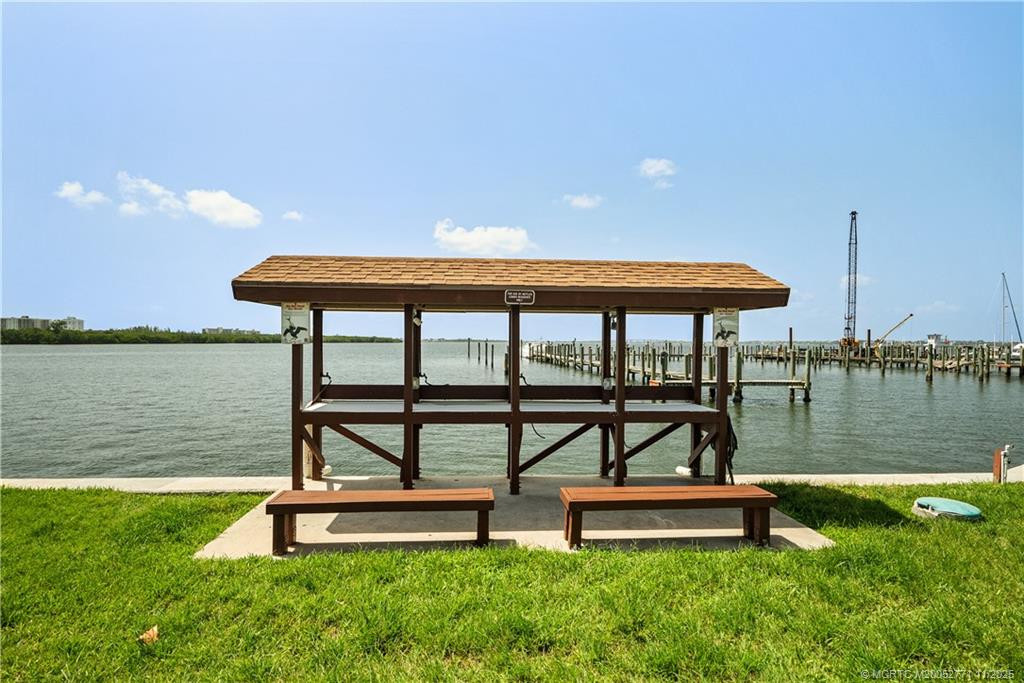 2105 Nettles Boulevard Property Photo 35