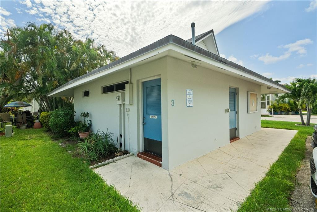 2105 Nettles Boulevard Property Photo 48