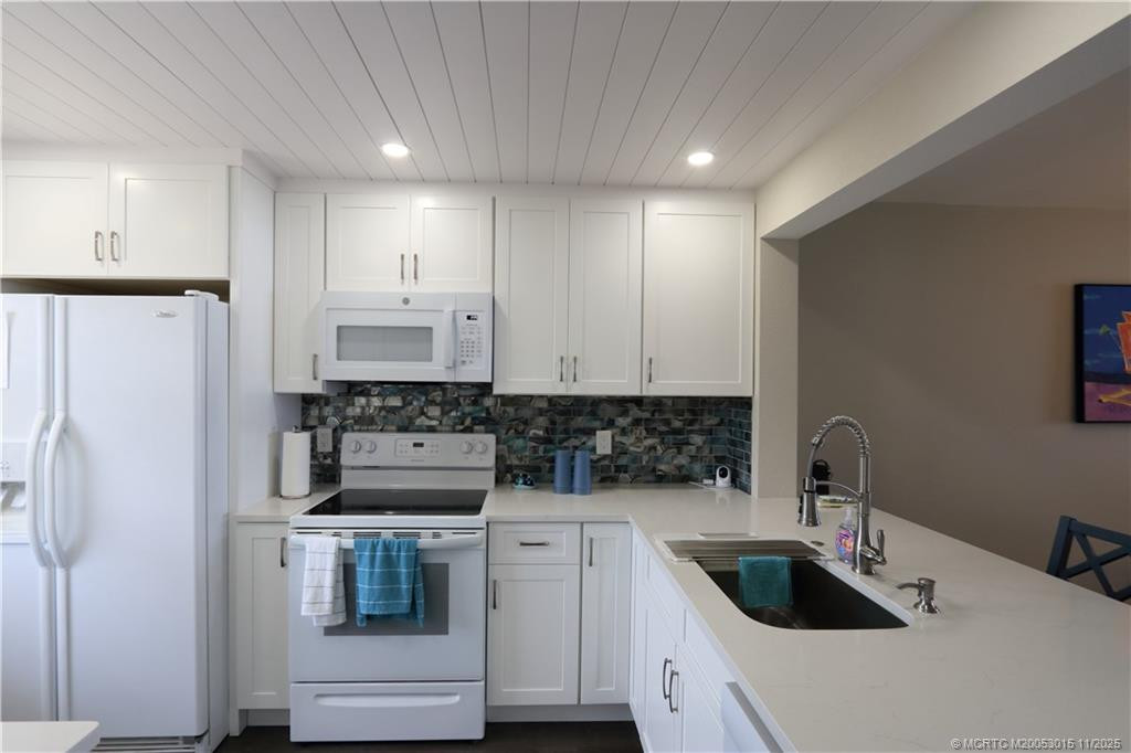 7380 S Ocean Drive 621 Property Photo 4