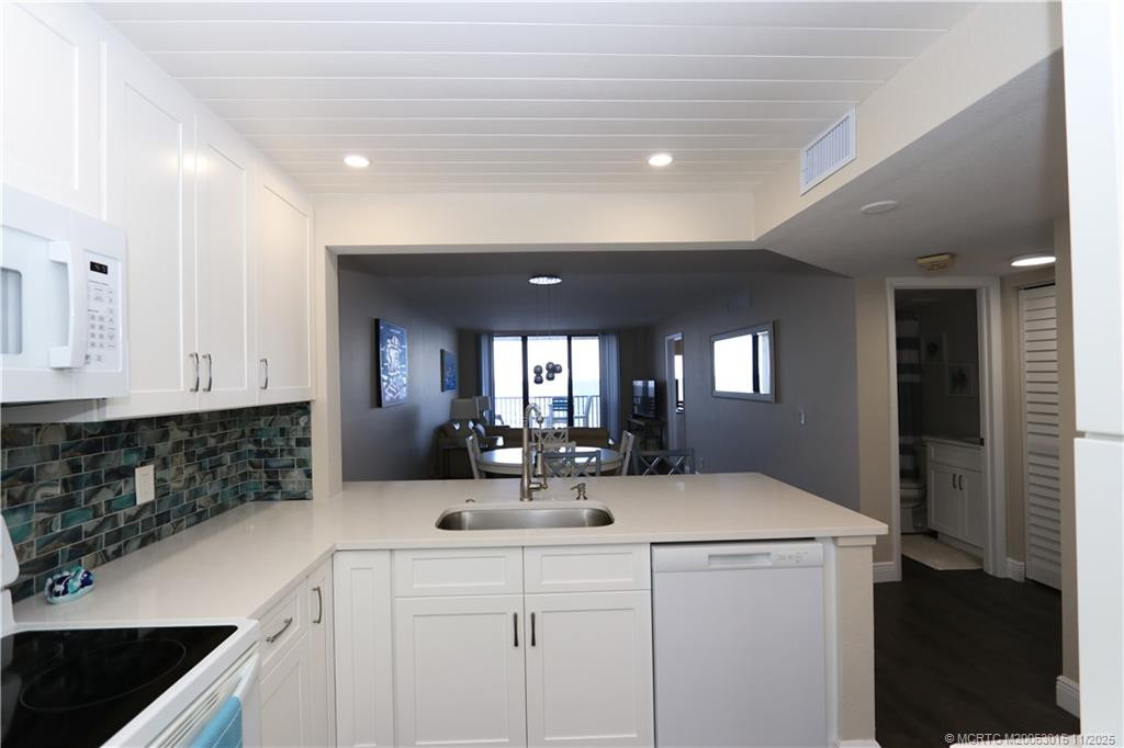 7380 S Ocean Drive 621 Property Photo 7