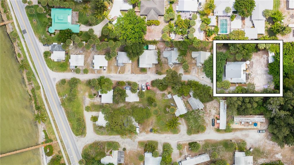2172 Ne Poinciana Terrace Property Photo 4