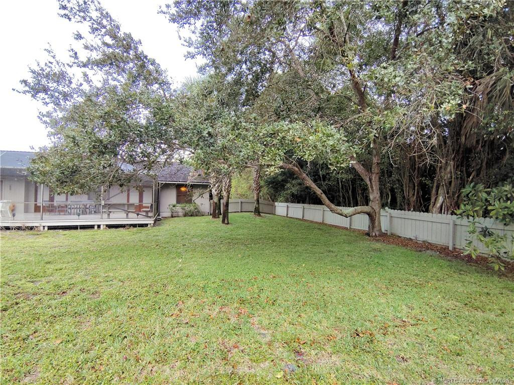 760 Ne Stokes Terrace Property Photo 36