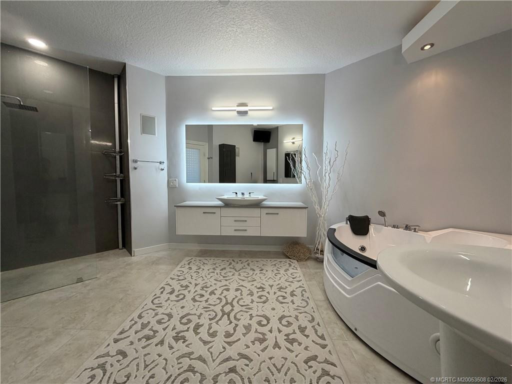 3880 N Highway A1a 104 Property Photo 31