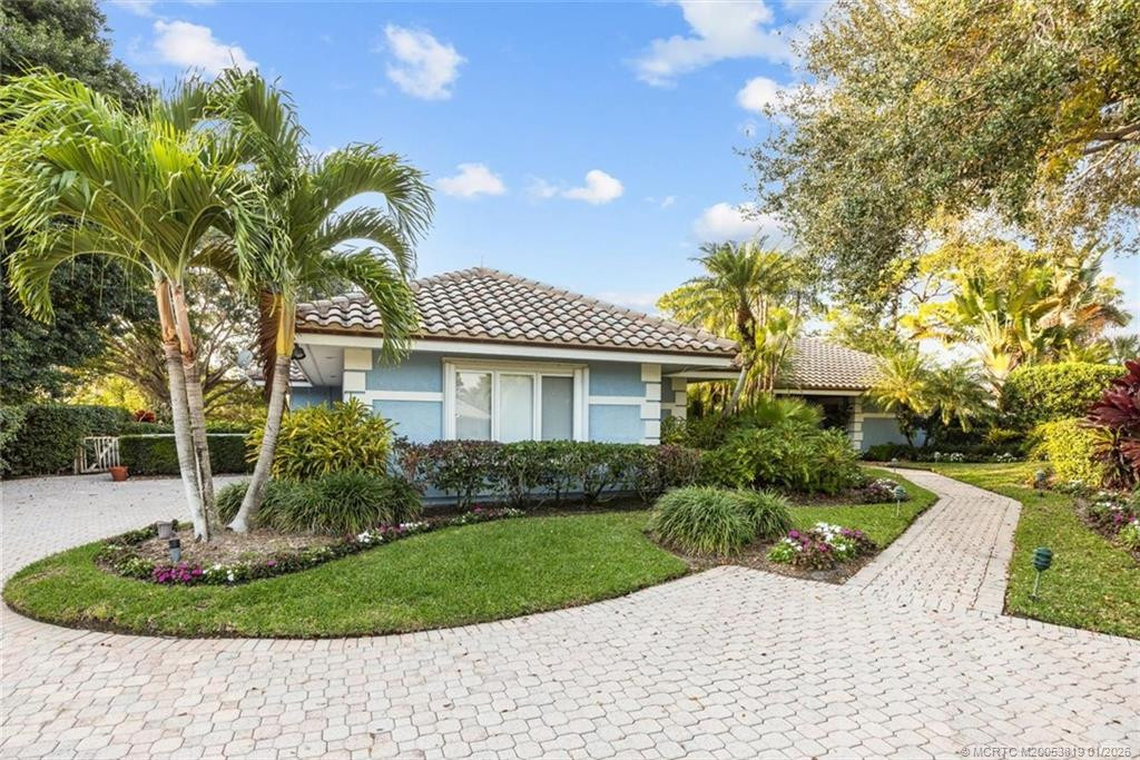 13505 Nw Coco Plum Court Property Photo 2