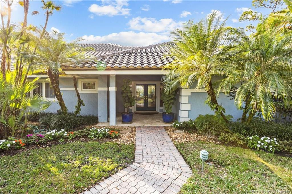13505 Nw Coco Plum Court Property Photo 3