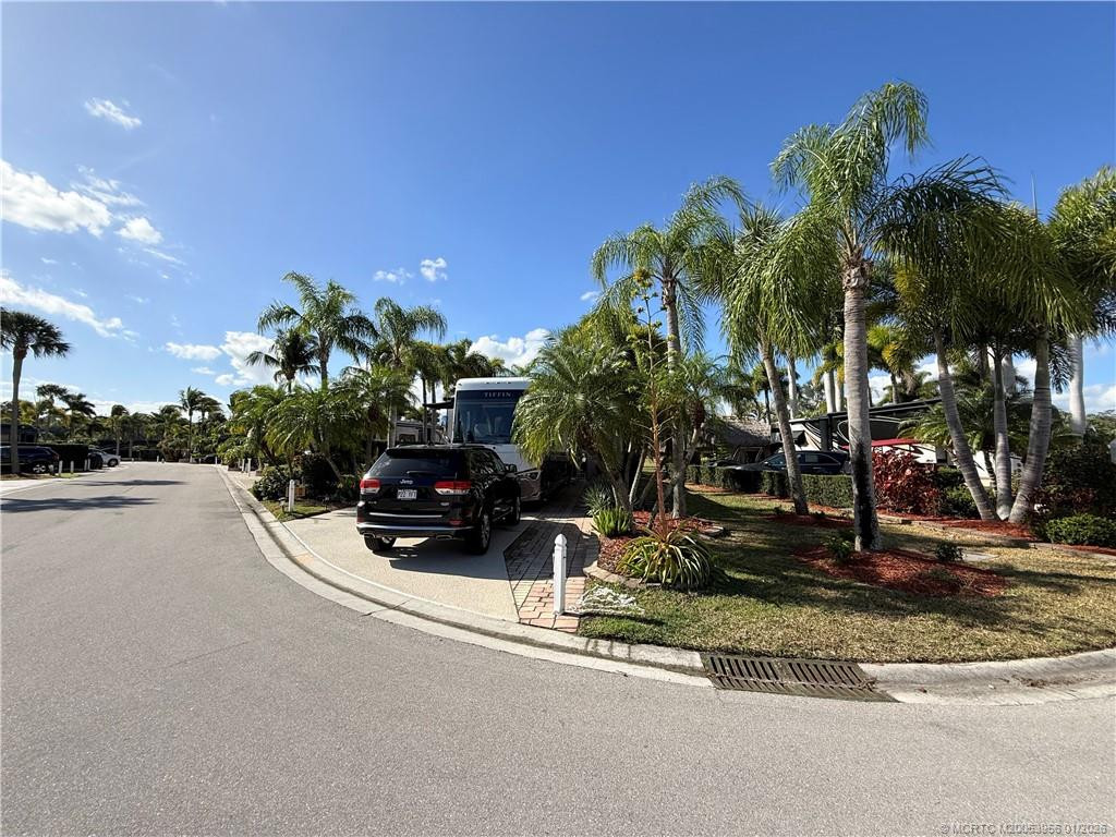 502 NW Boundary Drive Property Photo 1