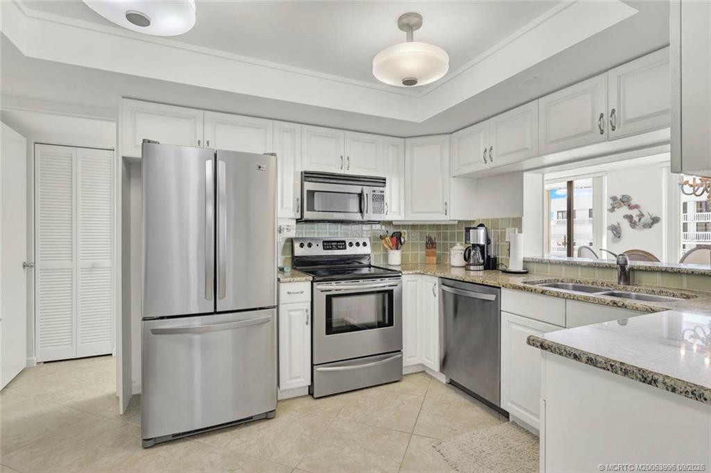 9950 S Ocean Drive 1905 Property Photo 12