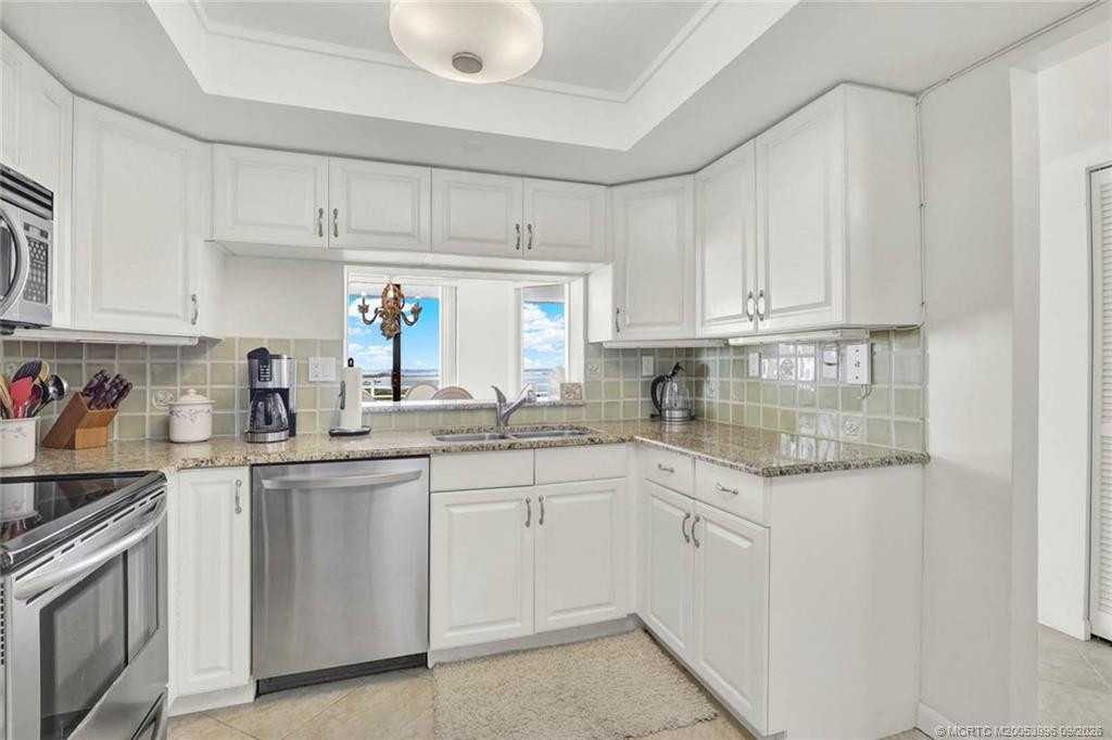 9950 S Ocean Drive 1905 Property Photo 13