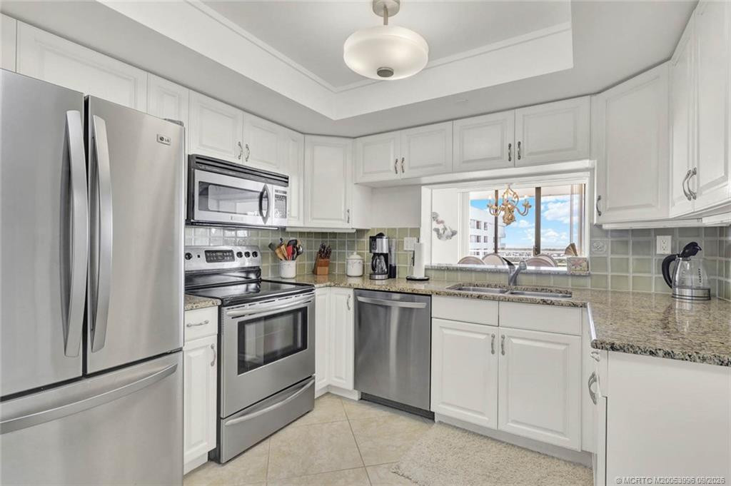 9950 S Ocean Drive 1905 Property Photo 14