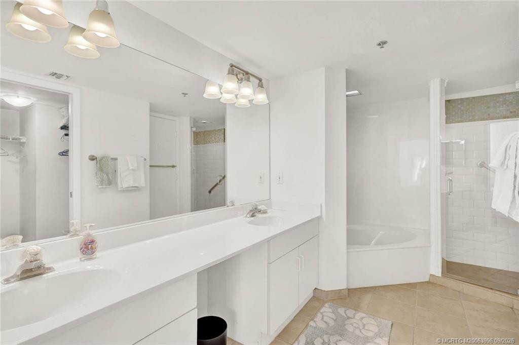 9950 S Ocean Drive 1905 Property Photo 29