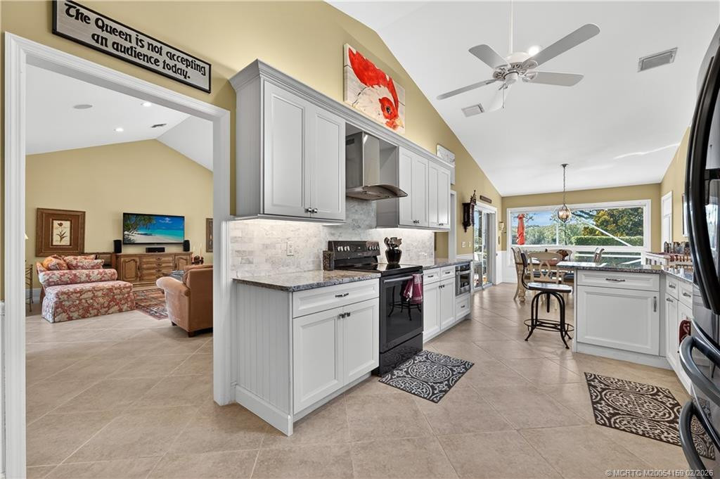 1549 Nw Sweet Bay Circle Property Photo 8