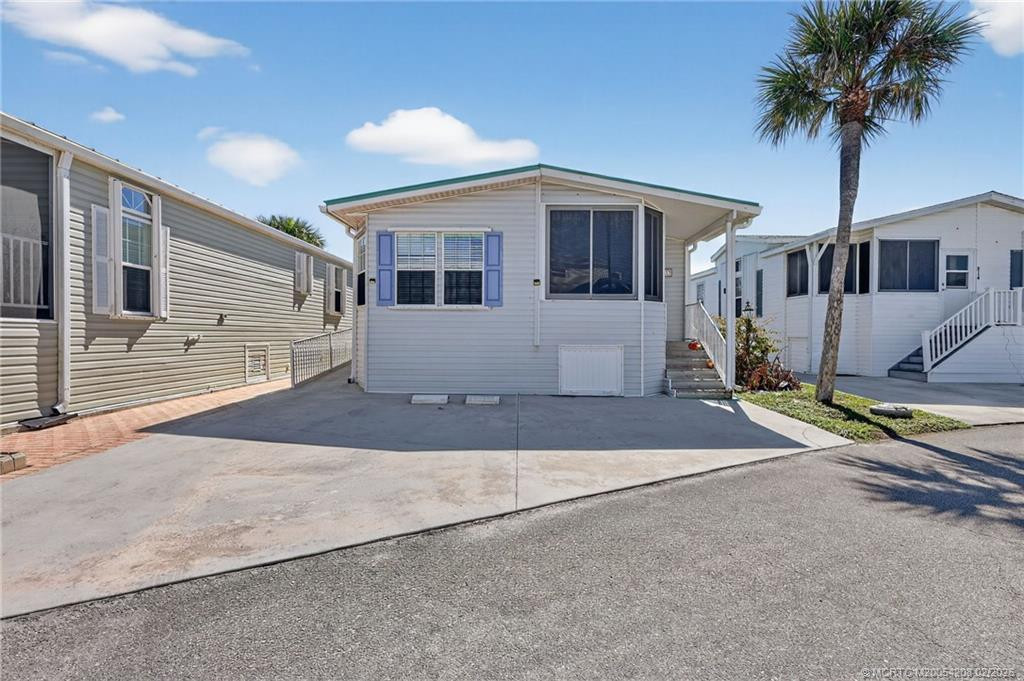 2115 Nettles Boulevard Property Photo 1