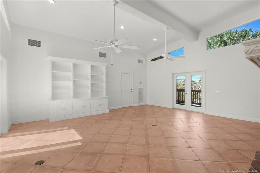 2228 Ne Center Circle Property Photo 15