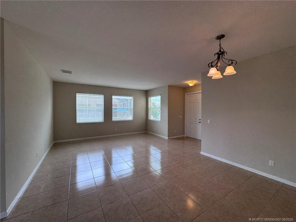 11239 Sw Barton Way Property Photo 5