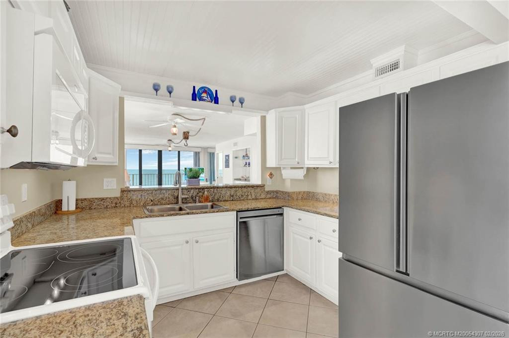 10000 S Ocean Drive 1101 Property Photo 17