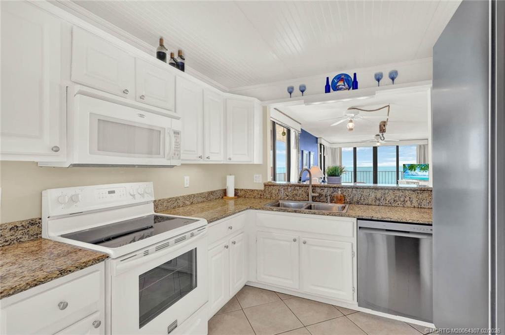 10000 S Ocean Drive 1101 Property Photo 18