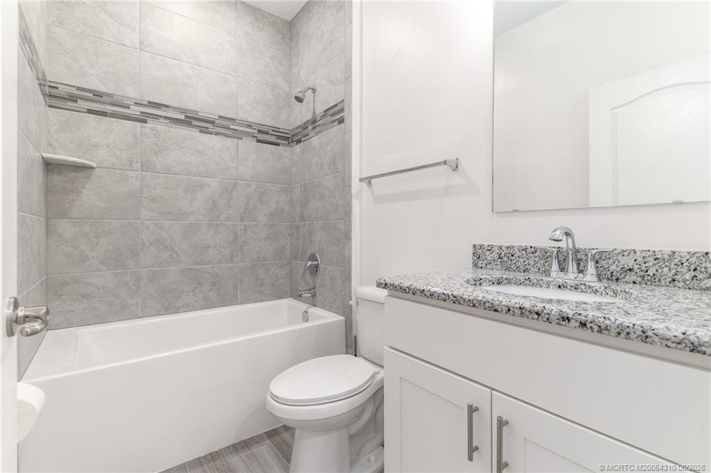 1017 Sw Fenway Road Property Photo 25