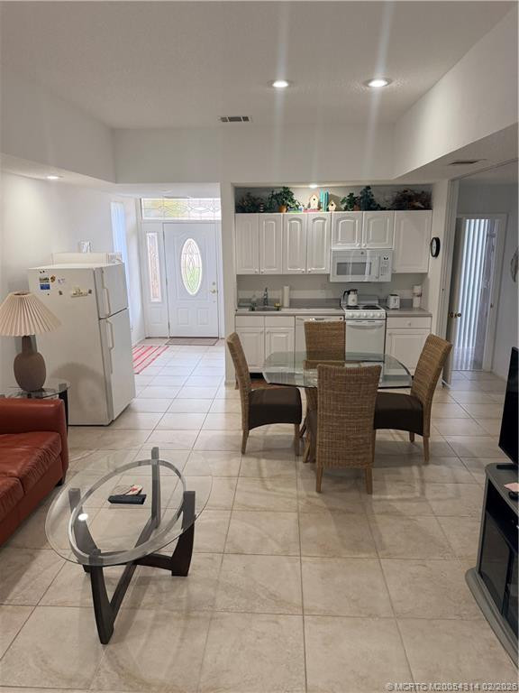 3304 Se Morningside Boulevard Property Photo 5