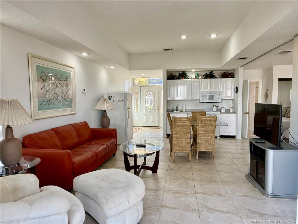 3304 Se Morningside Boulevard Property Photo 7