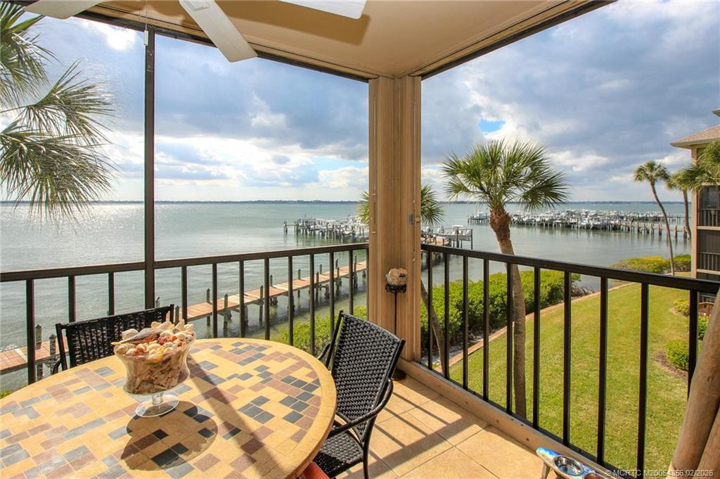 4680 Ne Sandpebble Trace 305 Property Photo 1