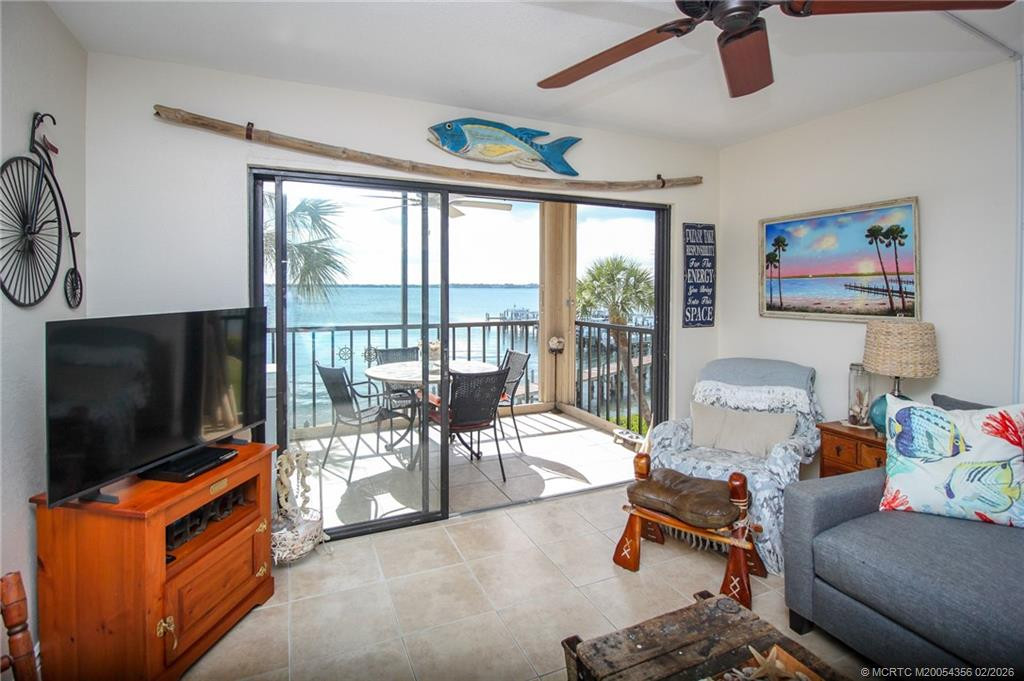 4680 Ne Sandpebble Trace 305 Property Photo 5