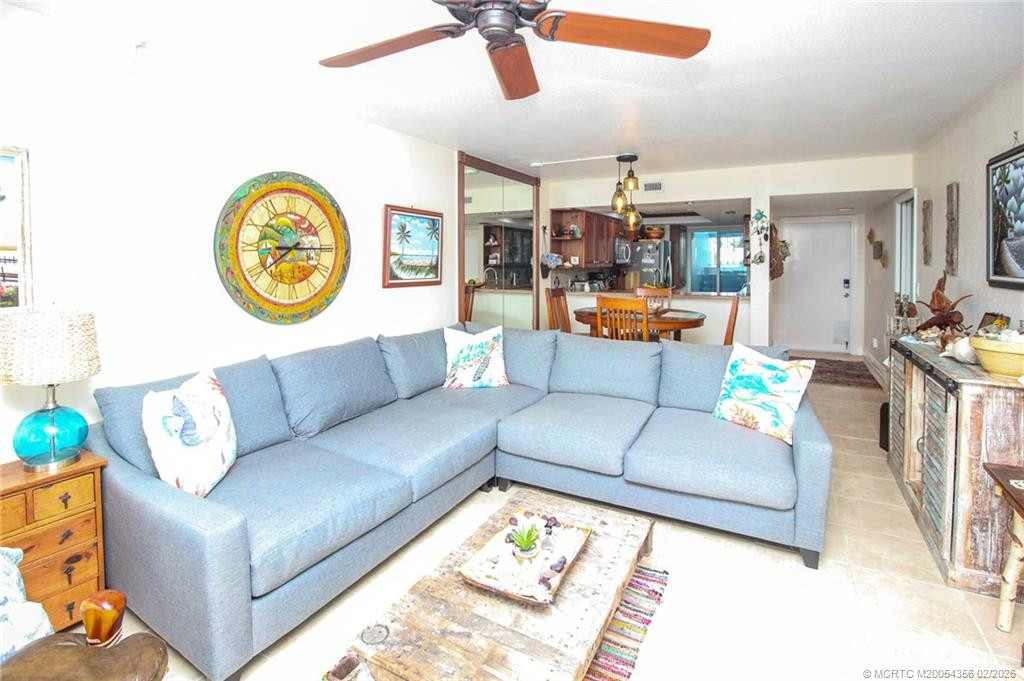 4680 Ne Sandpebble Trace 305 Property Photo 8