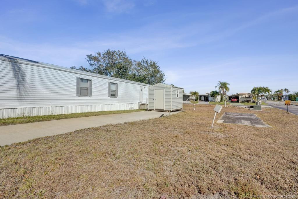332 Ne Tropicalia Lane Property Photo 5