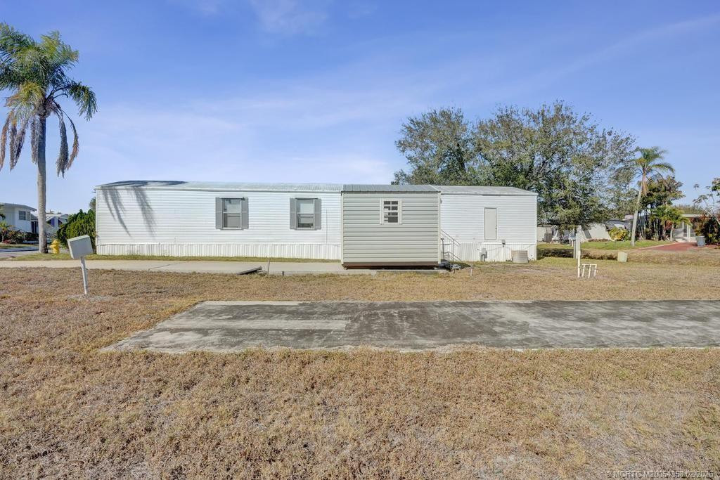 332 Ne Tropicalia Lane Property Photo 6