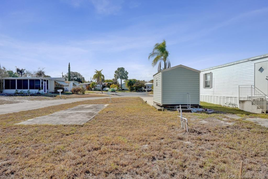 332 Ne Tropicalia Lane Property Photo 8
