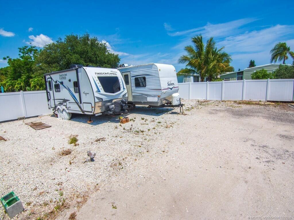 332 Ne Tropicalia Lane Property Photo 12
