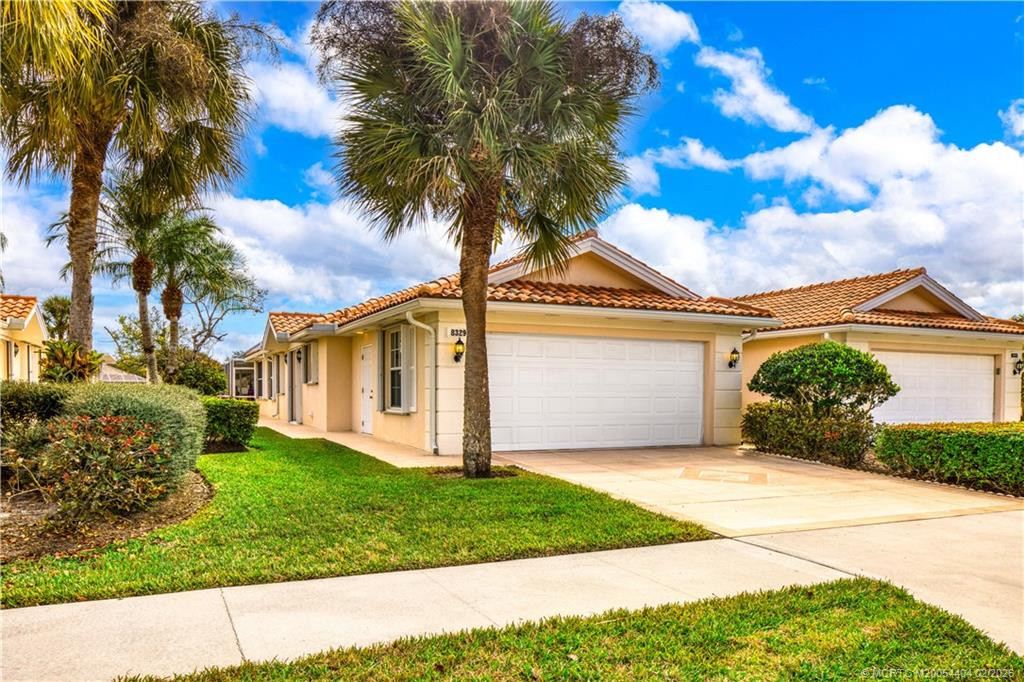 8329 Se Double Tree Drive Property Photo 1