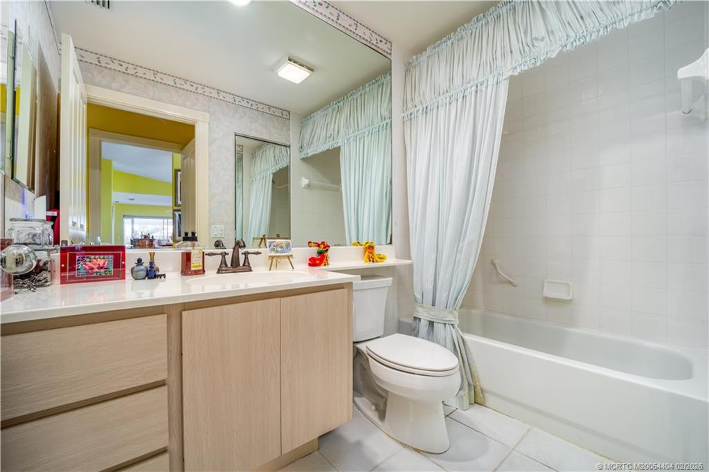 8329 Se Double Tree Drive Property Photo 18