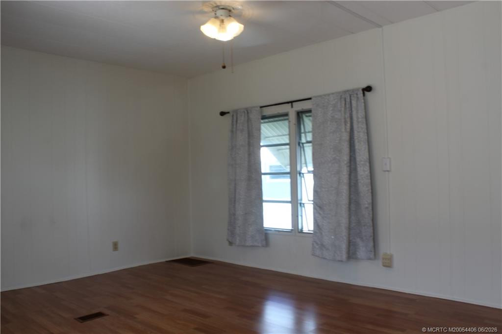 605 Ne South Seas Way Property Photo 15
