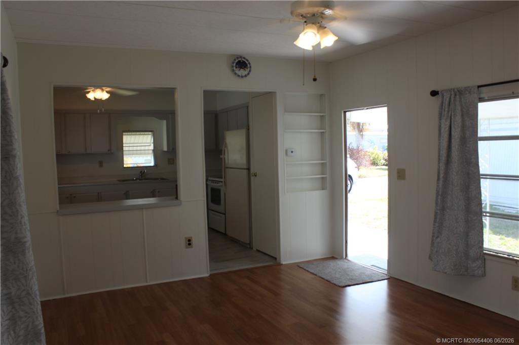 605 Ne South Seas Way Property Photo 16