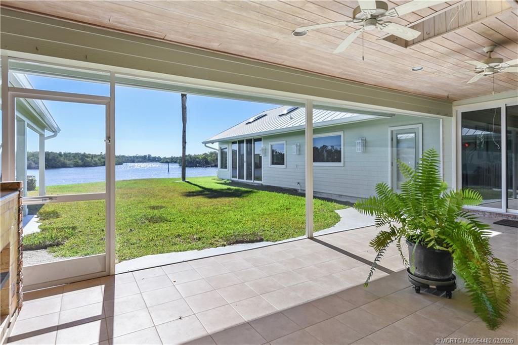 525 Sw Perth Place Property Photo 21