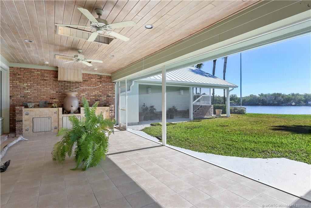 525 Sw Perth Place Property Photo 22