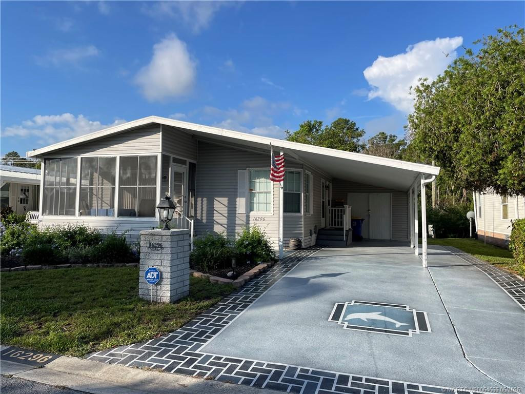 16296 Sw Indianwood Circle Property Photo 1
