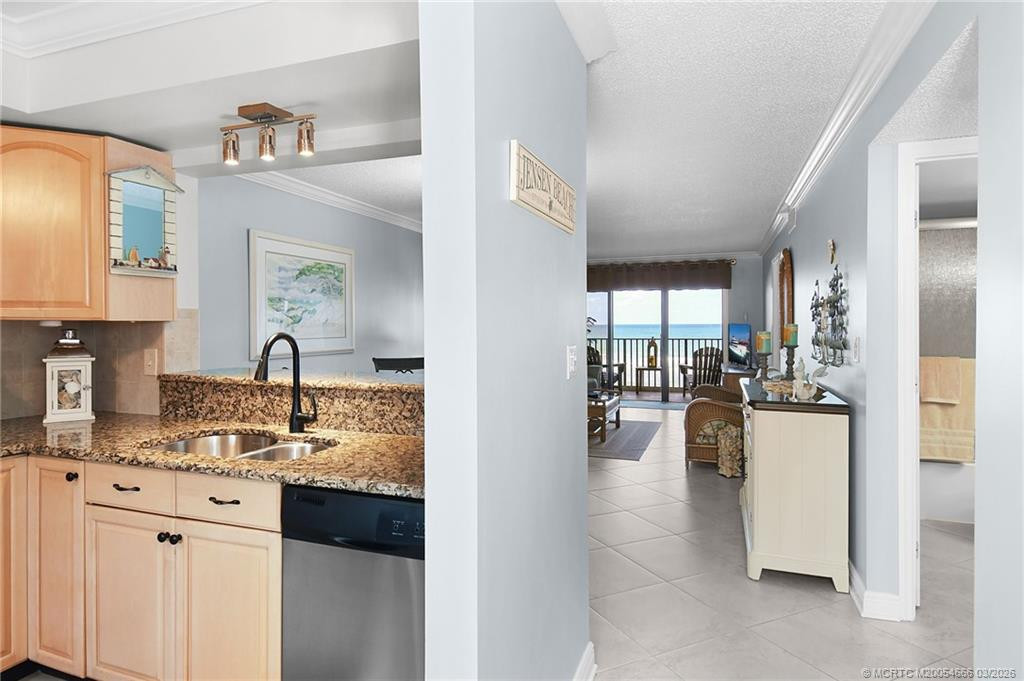 7440 S Ocean Drive 325 Property Photo 9