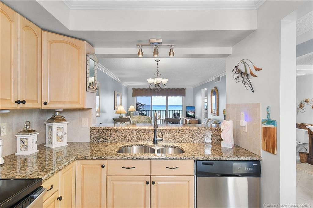 7440 S Ocean Drive 325 Property Photo 10