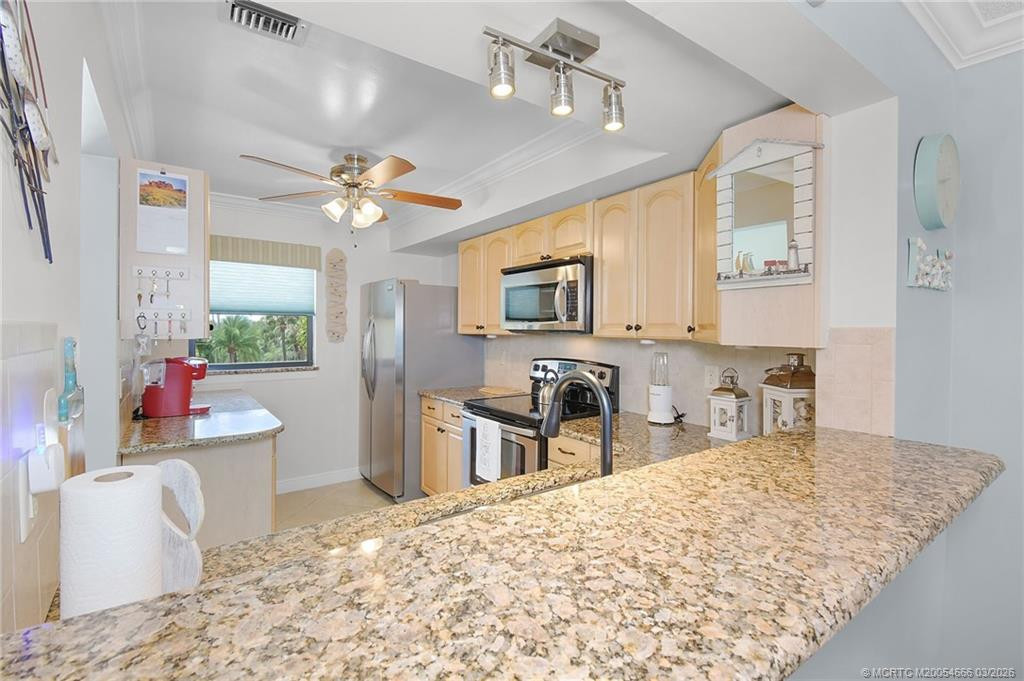 7440 S Ocean Drive 325 Property Photo 13